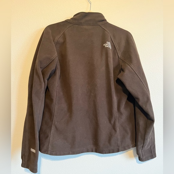 The North Face Windwall jacket size medium - Picture 3 of 4